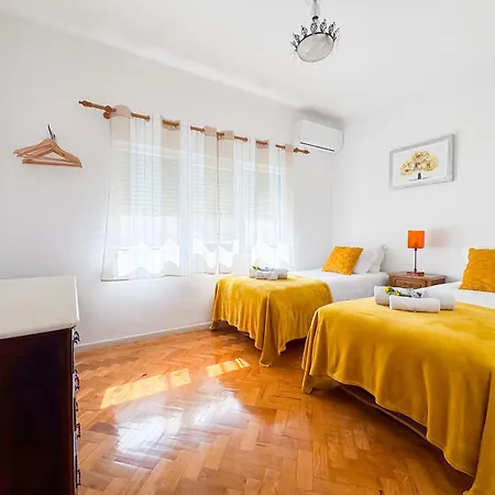 Patio Privado Com Churrasqueira By Ferias Em Figueira Villa Figueira da Foz