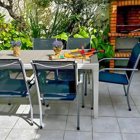 Patio Privado Com Churrasqueira By Ferias Em Figueira * Figueira da Foz