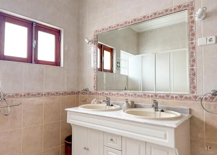 Patio Privado Com Churrasqueira By Ferias Em Figueira