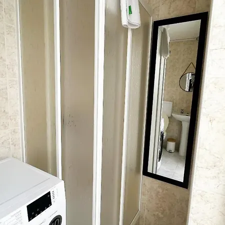 Pátio Privado Com Churrasqueira By Em Figueira