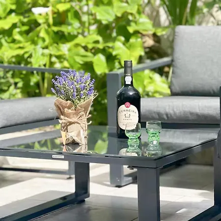 Pátio Privado Com Churrasqueira By Em Figueira