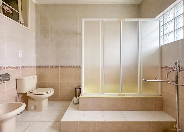 Villa Pátio Privado Com Churrasqueira By Em Figueira